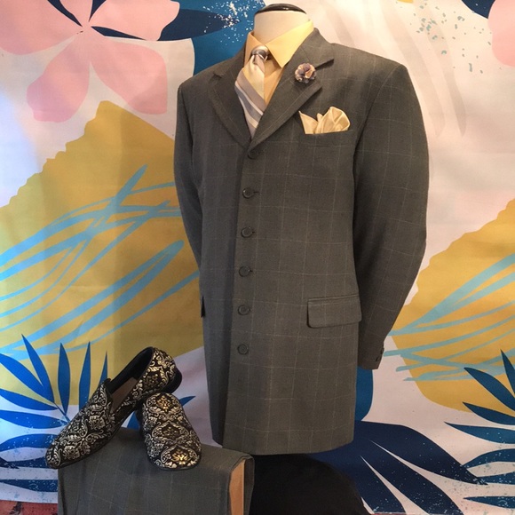 🔥SALE🔥Cosimo 6 buttons Suit - Picture 16 of 17